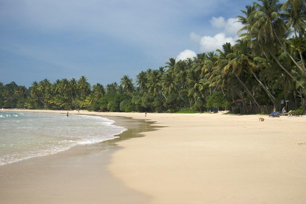 Best time to visit beaches in Sri Lanka 
When is the best time for beach vacations and water sports in Sri Lanka?